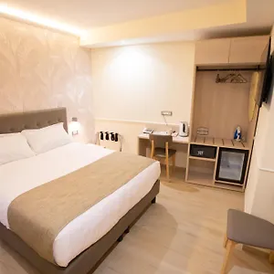 Otel Maximus, Roma